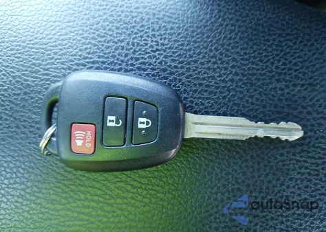 2018 Toyota Rav4 Le z USA, uszkodzony, nr VIN 2T3BFREV3JW849696